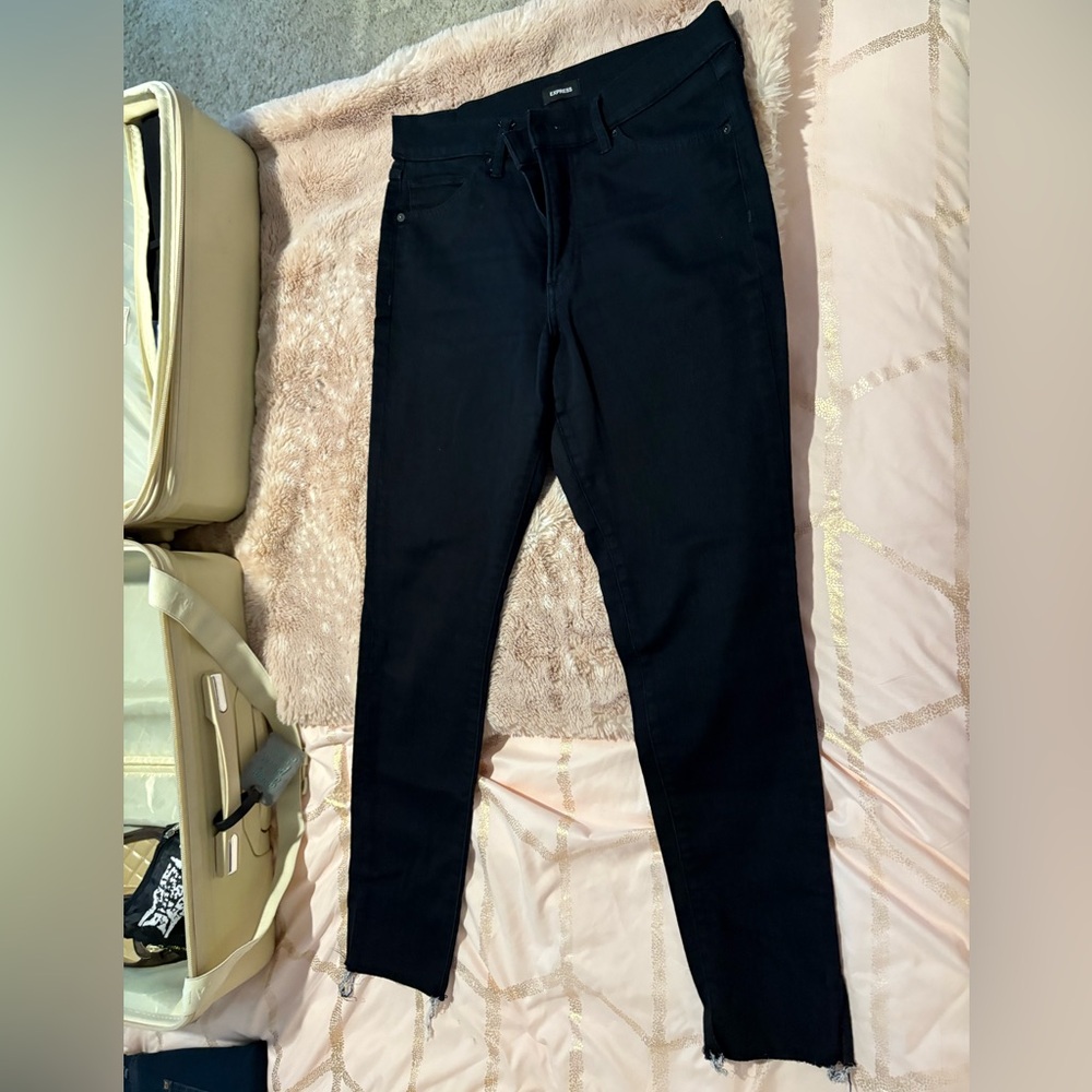 Express Women's Classic Black Skinny Jeans